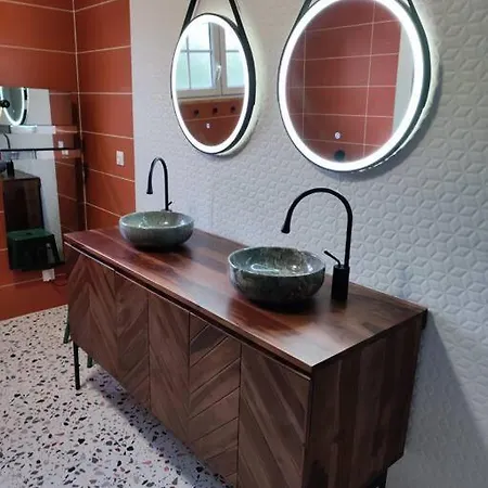 Maison + Studio Au Calme Les Bains וילה *